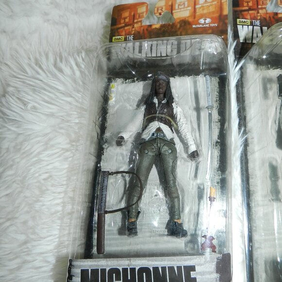 The Walking Dead Michonne McFarlane 5” Series 7 Action Figure 🆕📦🏃💨⚡🚚 - Picture 4 of 16